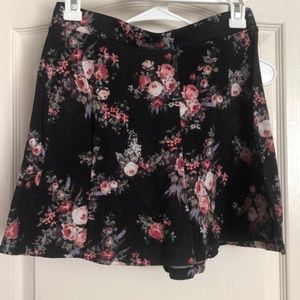 Black skirt with floral design